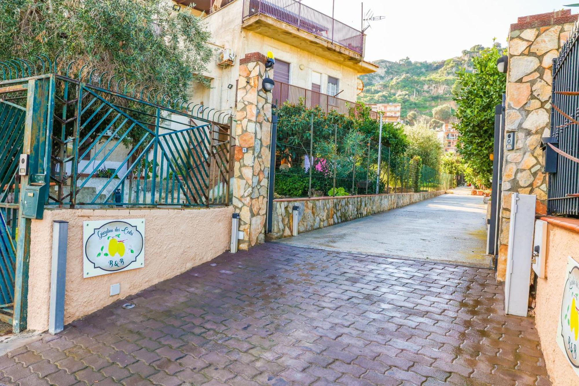 B&B Giardino Dei Cedri Трабия Экстерьер фото