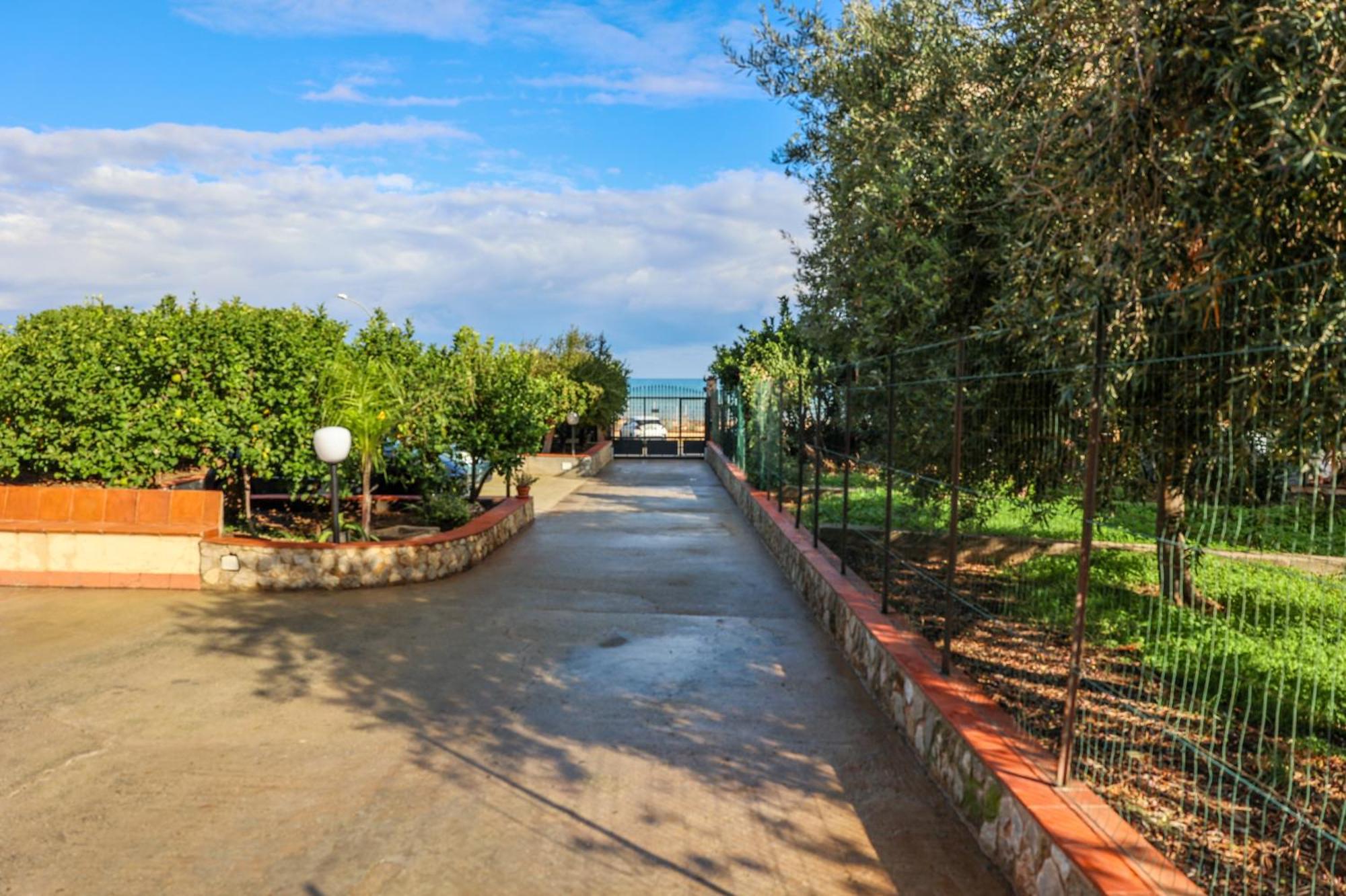 B&B Giardino Dei Cedri Трабия Экстерьер фото